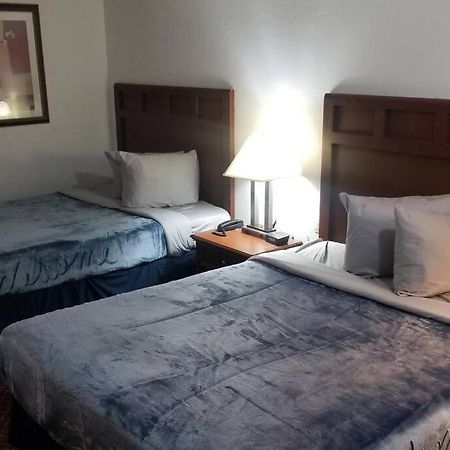 Hotel 2 Queen Beds Hotel Room 222 Wi-Fi Hot Tub Booking ستيلووتر المظهر الخارجي الصورة