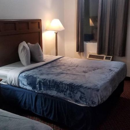 Hotel 2 Queen Beds Hotel Room 222 Wi-Fi Hot Tub Booking ستيلووتر المظهر الخارجي الصورة